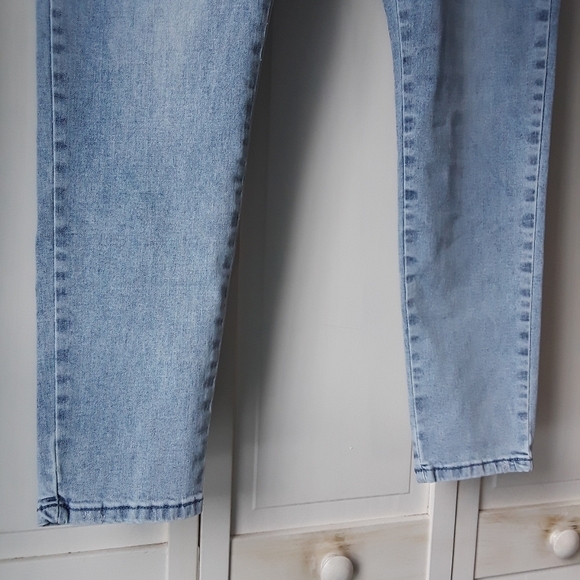 City Chic High Rise Rip Jean light denim wash Size 16 - Picture 6 of 12